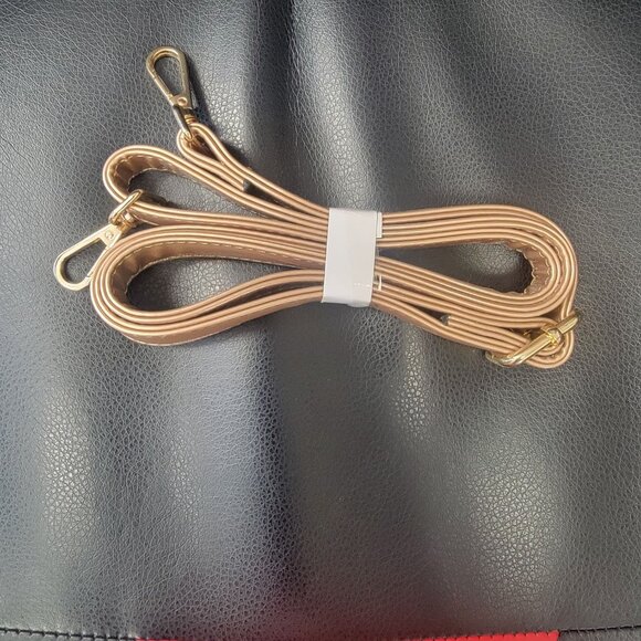 Brangio Italy Vegan Leather Tote Bag With Heart Cutout Design & Gold-Tone Hardwa - Picture 3 of 7